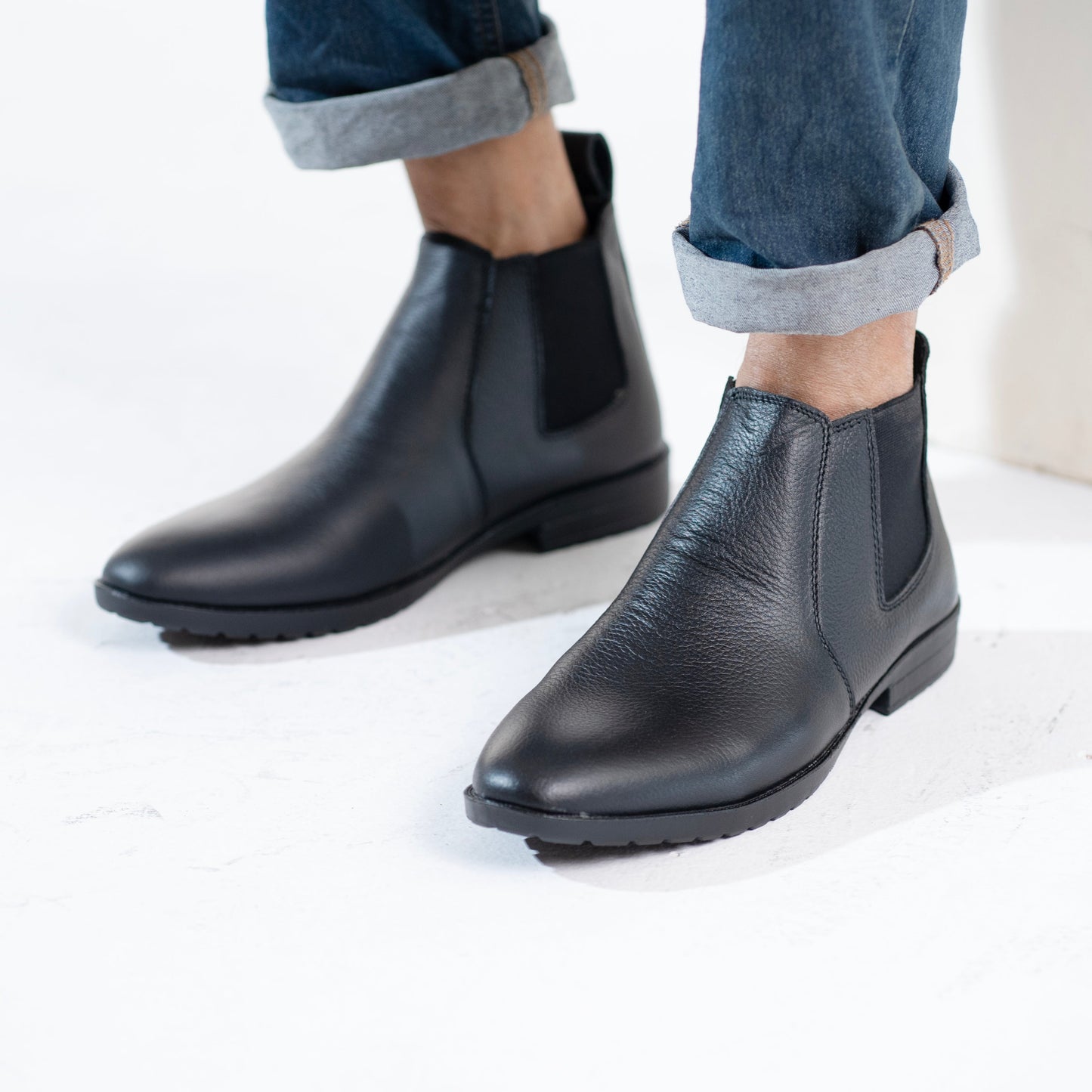 Zuqo Mens Chelsea Boot   -Black